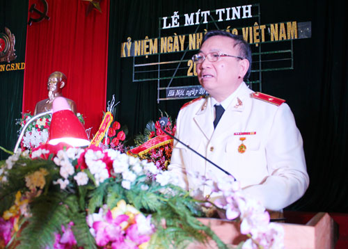 Thiếu tướng, GS.TS Nguyễn Huy Thuật, Phó Giám đốc Học viện CSND đọc diễn văn chúc mừng